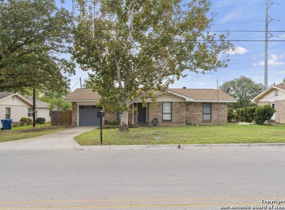 1911 Singing Wind, Kerrville, TX 78028