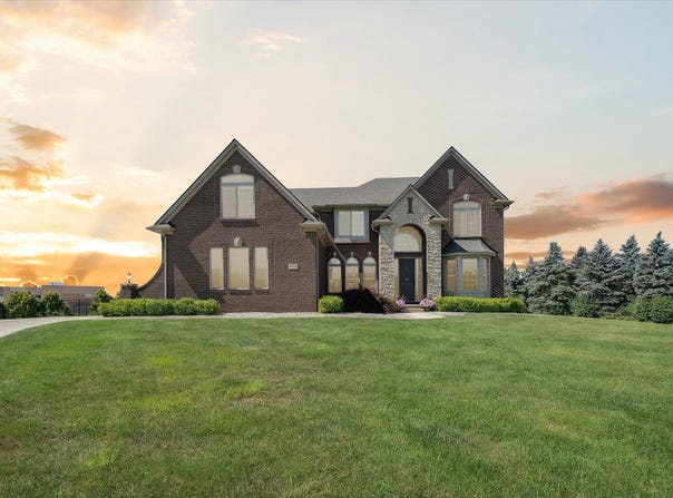 48391 sherwood Drive, Plymouth, MI 48170