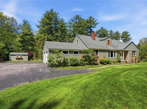 712 East Road, Scituate, RI 02857