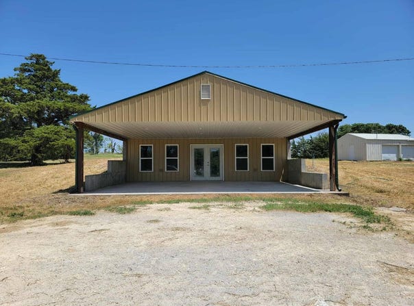 1333 W Road, Burr Oak, KS 66936