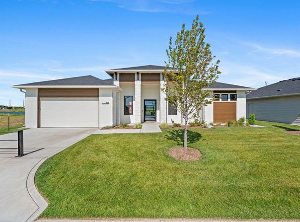 8369 W Waterway Ct, Maize, KS 67101