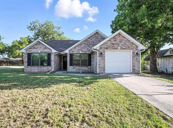 703 Peach Street, Sanger, TX 76266