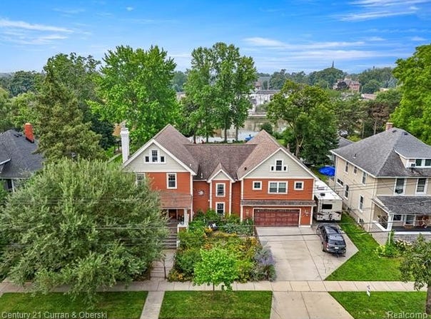 404 E Elm Avenue, Monroe, MI 48162