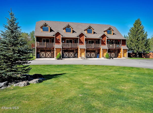 1 Elsie Peak Ct, Pinehurst, ID 83850