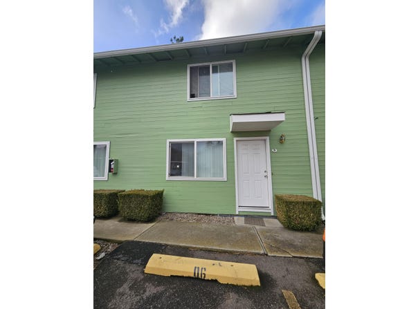 600 W 1st Street, Phoenix, OR 97535