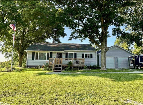 105 E Washington St., Roseville, IL 61473