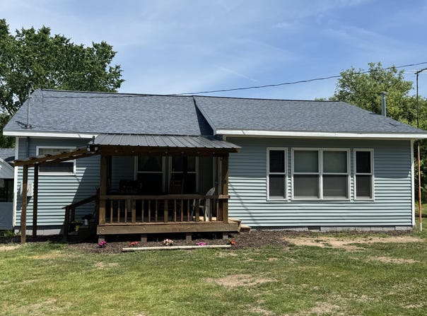 1952 W 16 Road, Mesick, MI 49668