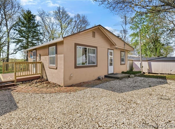 212 Beachwood Drive, Sunrise Beach, MO 65079