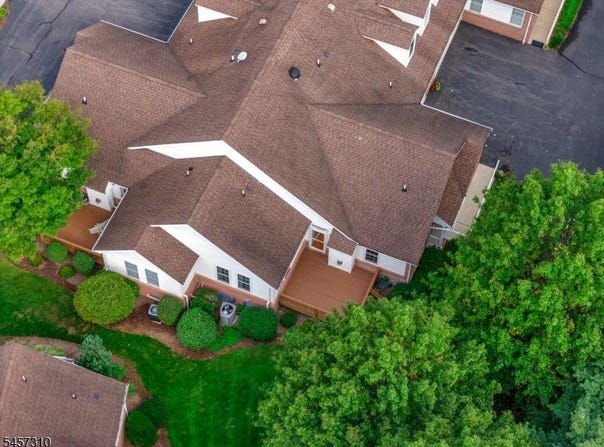 100 David Dr, Raritan Twp., NJ 08822-5120