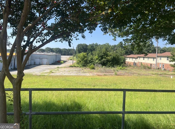 107 W County, Thomaston, GA 30286