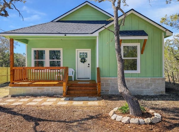 656 Skyline Dr, Bandera, TX 78003