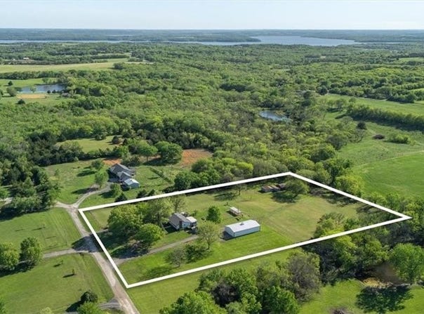 1579 E 767th Road, Lawrence, KS 66049