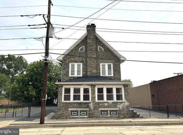 825 JERSEY AVENUE, GLOUCESTER CITY, NJ 08030