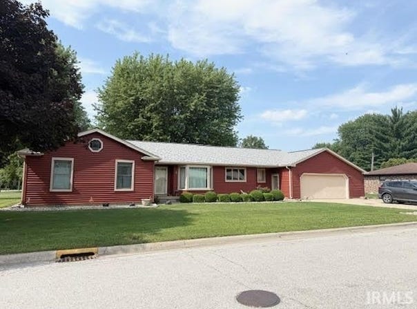 58 W Welkum Lane, Rossville, IN 46065
