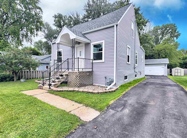 229 BACON Avenue, OSHKOSH, WI 54901