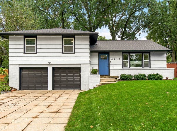 6411 W 77th Street, Prairie Village, KS 66204