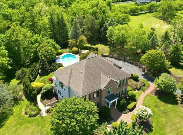 35191 DORNOCH Court, ROUND HILL, VA 20141