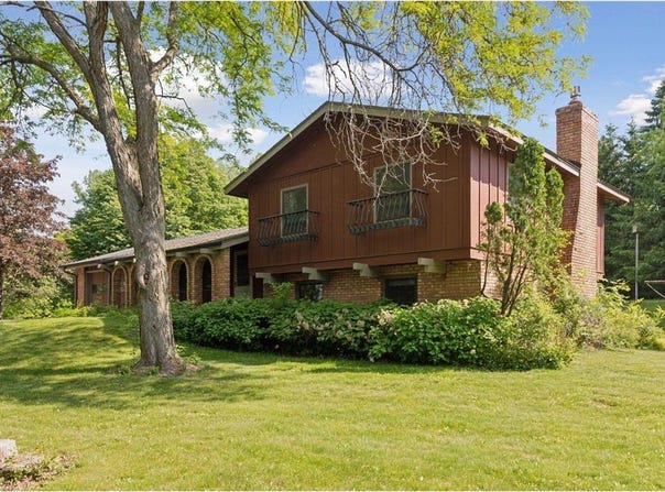 1031 Pheasant Trail, Hudson, WI 54016