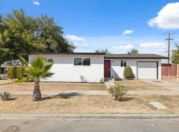 2224 Shields Avenue W, Fresno, CA 93705