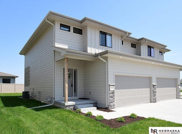 14804 Willow Street, Bennington, NE 68007