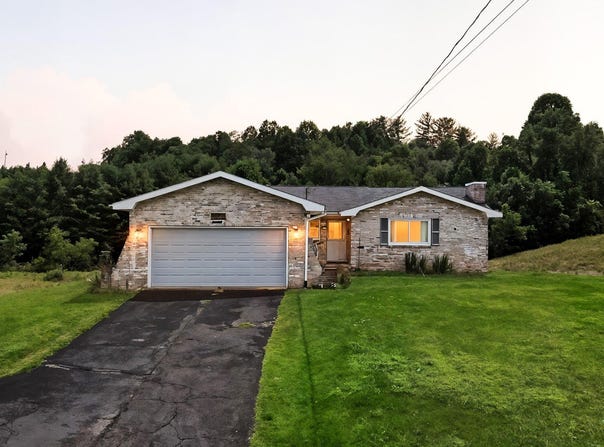 13212 Crab Orchard Road, Coeburn, VA 24230