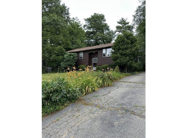 41 Steven St, Hanson, MA 02341