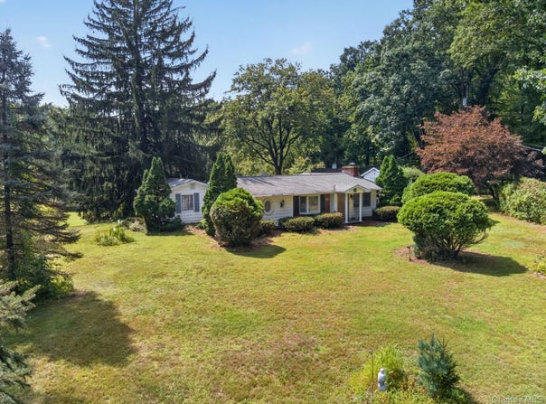 20 Sunset Circle, Bloomingburg, NY 12721