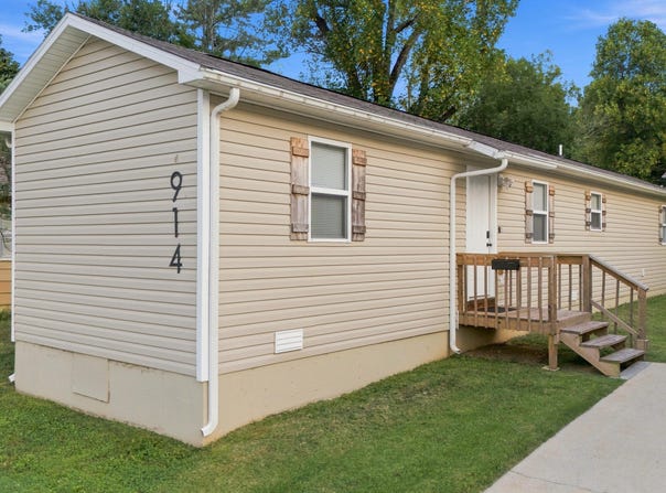 914 Renfrow Avenue, West Plains, MO 65775