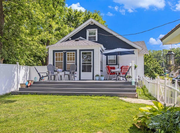 378 Goguac Street W, Battle Creek, MI 49015