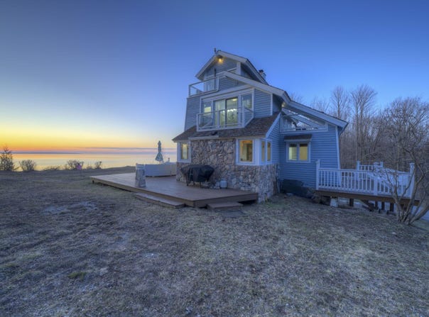 4781 E Golfview Drive, Leland, MI 49654