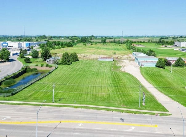 2220 SW 4th Street, Waverly, IA 50677