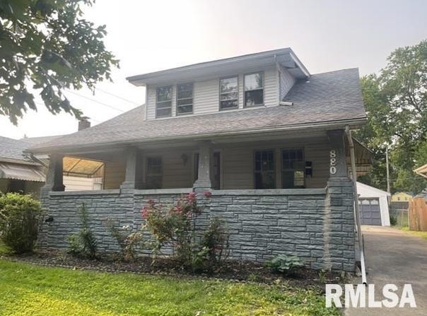 880 W OLIVE Street, Decatur, IL 62526