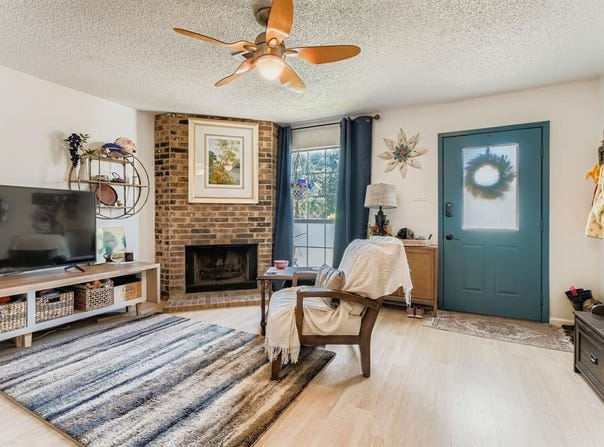 15 Abbey Road, Euless, TX 76039