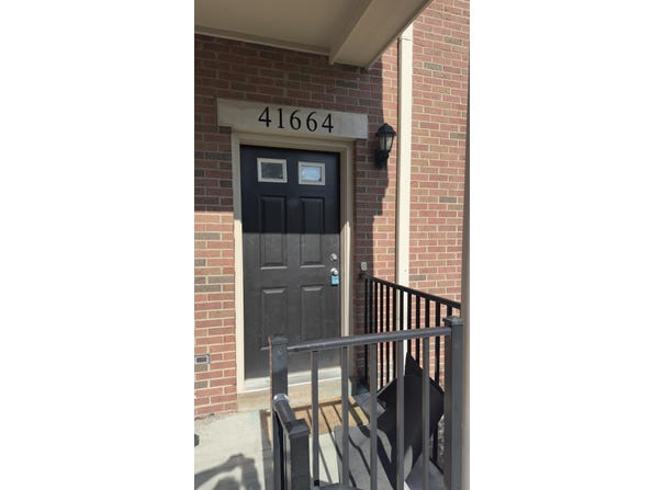 41664 Tera Lane, Novi, MI 48375