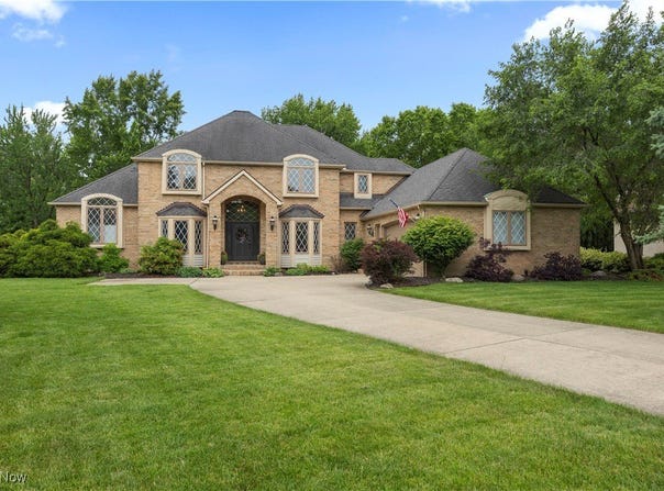 118 Brandemere Court, Elyria, OH 44035