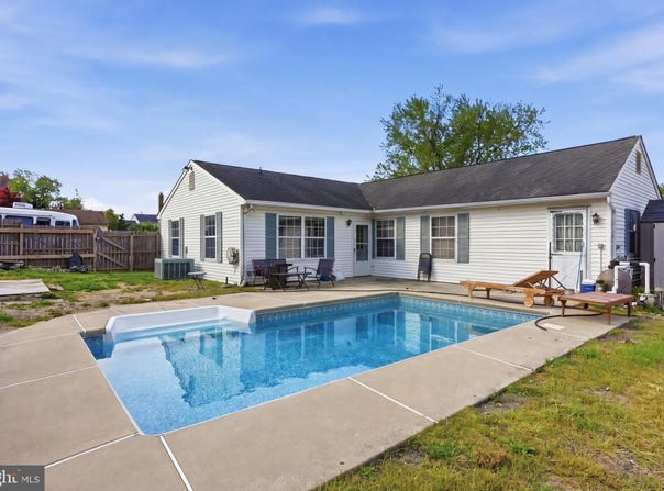 87 ARGYLE Avenue, BLACKWOOD, NJ 08012