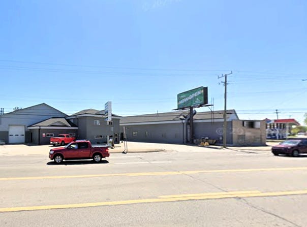 29100 Groesbeck Highway, Roseville, MI 48066