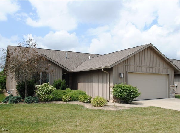 9064 Hummingbird Lane, North Ridgeville, OH 44039