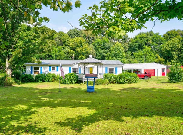 6146 Scotch Pine Road, Cannelton, IN 47520