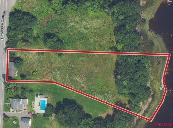 865 N Main Street, Winterport, ME 04496