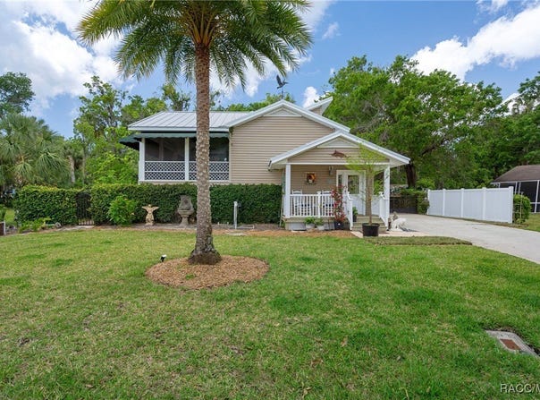 536 NW 7th Avenue, Crystal River, FL 34428
