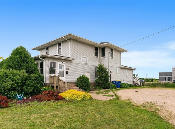 1216 N Main St, Viroqua, WI 54665