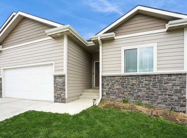 6635 NE 9th Court, Des Moines, IA 50021