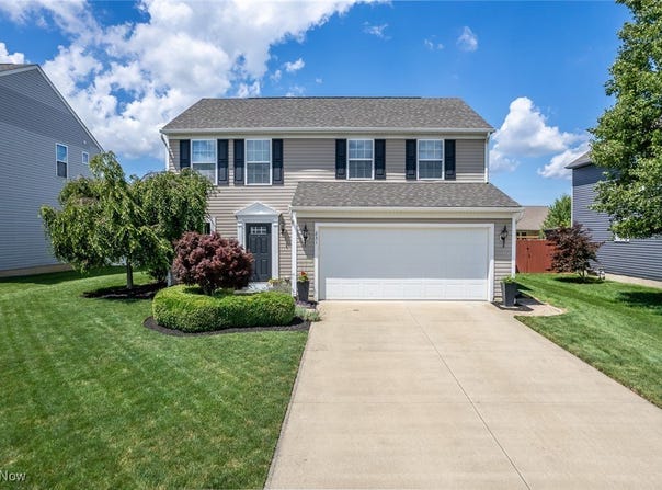231 Springbrook Circle, Elyria, OH 44035