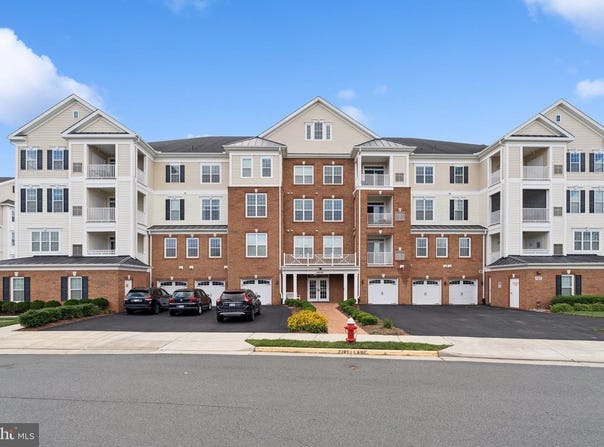 44589 YORK CREST TER #200, ASHBURN, VA 20147