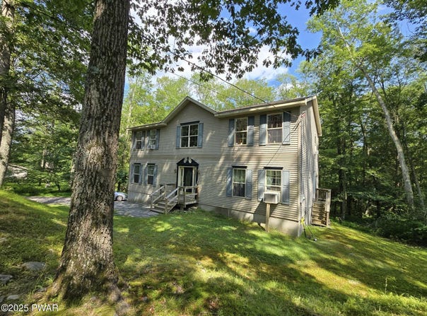108 Red Shale Road, Hawley, PA 18428