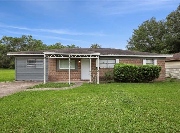 9270 McLean, Beaumont, TX 77707