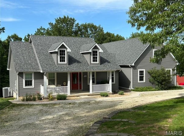 933 Wild Horse Road, Villa Ridge, MO 63089
