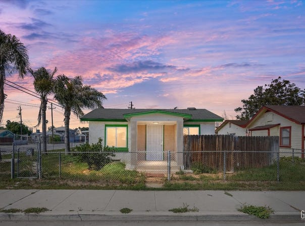 418 Decatur Street, Bakersfield, CA 93308