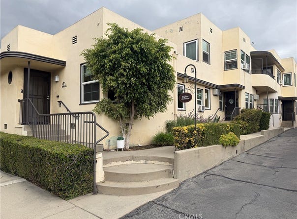 122 S Encinitas Avenue, Monrovia, CA 91016